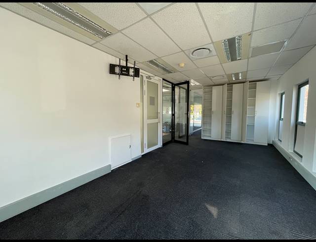 228M² OFFICE TO LET IN RIVONIA